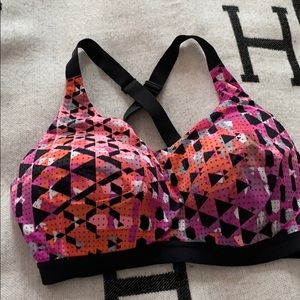 Victoria Secret Sports Bra 34 DD